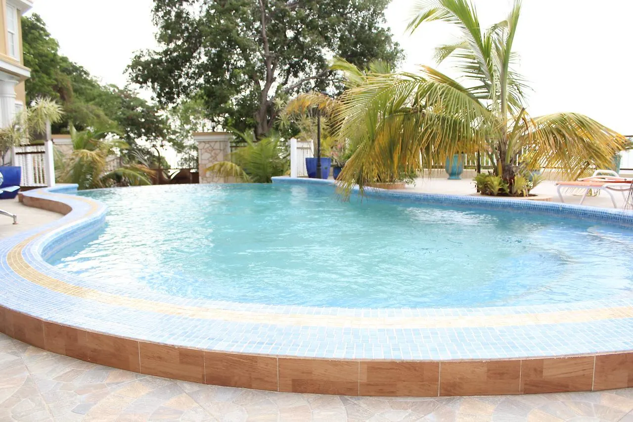 Lebon Hotel Musseau