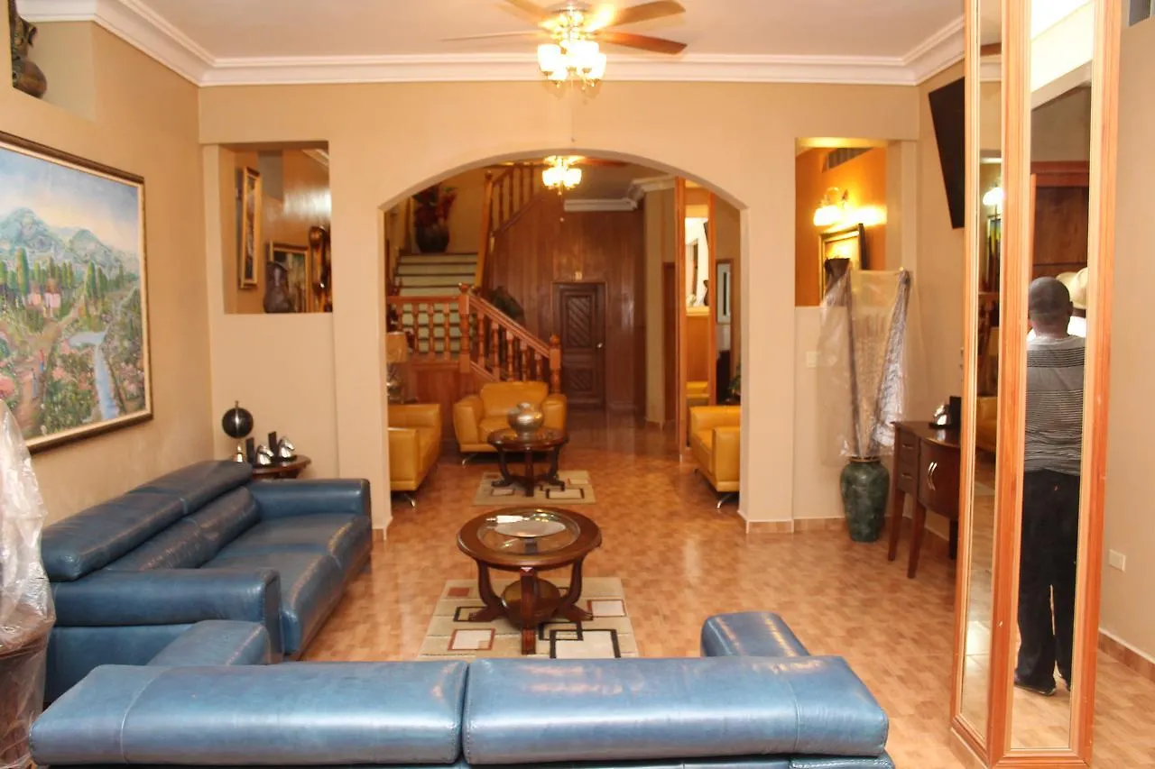 Lebon Hotel Musseau