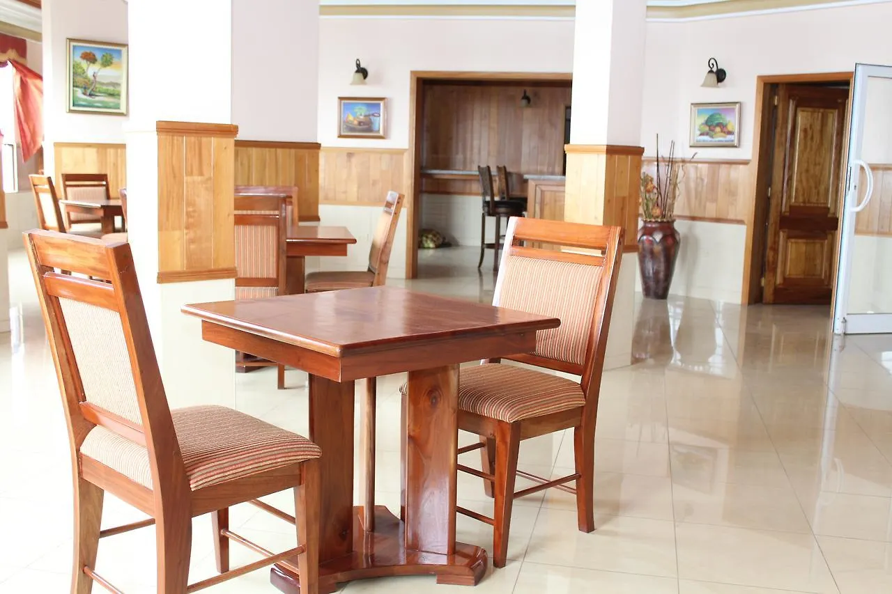 ***  Lebon Hotel Musseau Гаити
